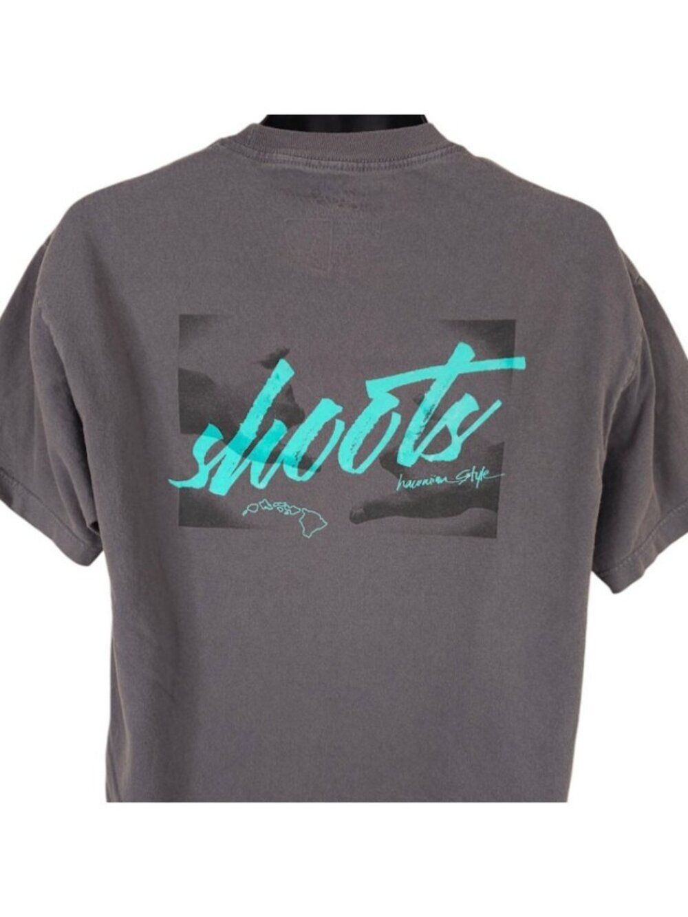 Shoots Hawaii T Shirt Mens Size Large Gray Hawaiian Style Travel Destination Tee
